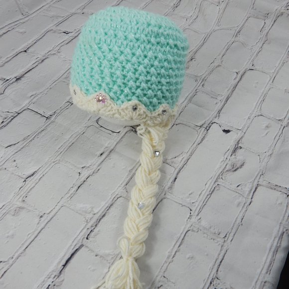 Beautiful "Frozen" Handmade Beanie Crochet. - Picture 6 of 8